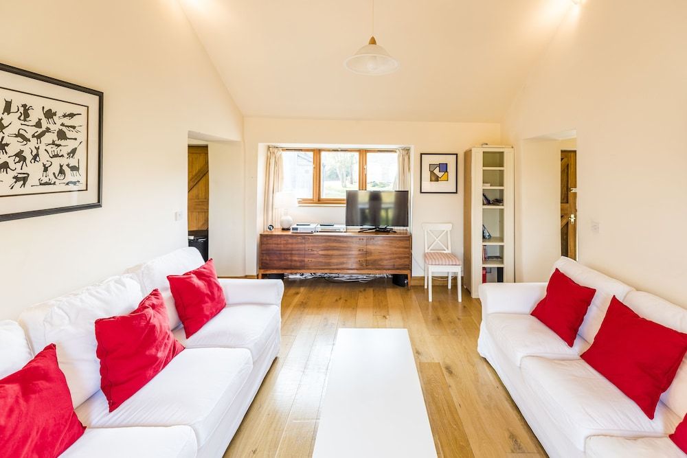 Whitley Coach House Cottage, 1 Bedroom 6