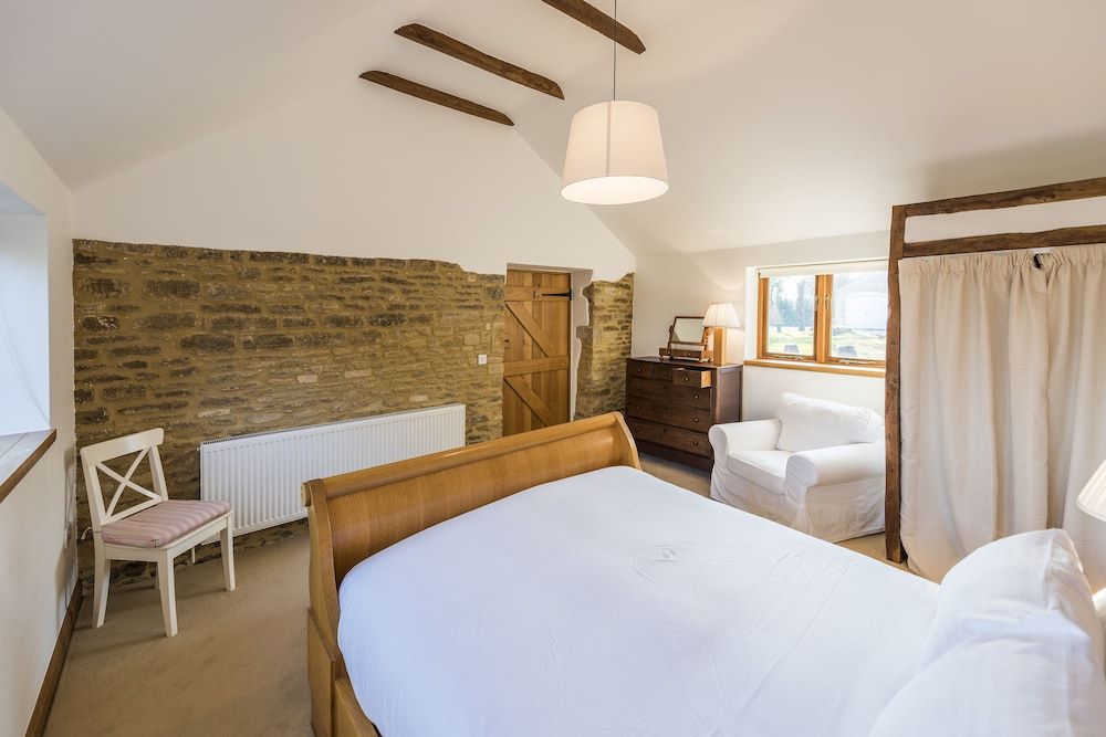 Whitley Coach House Cottage, 1 Bedroom 12