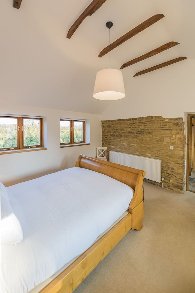 Whitley Coach House Cottage, 1 Bedroom 4