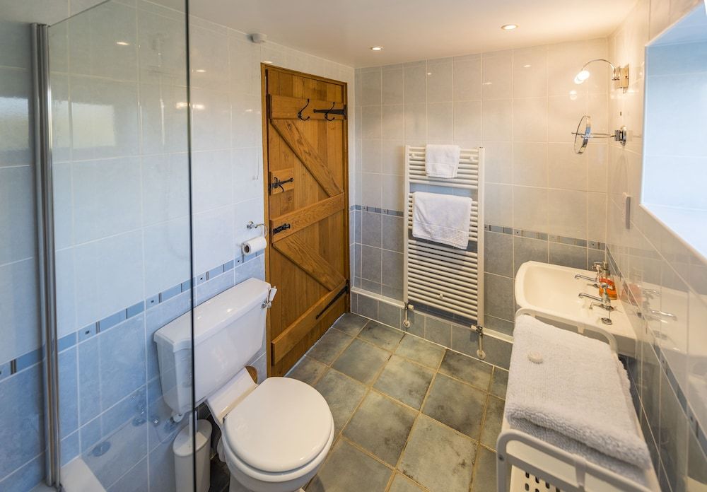 Whitley Coach House Cottage, 1 Bedroom 13