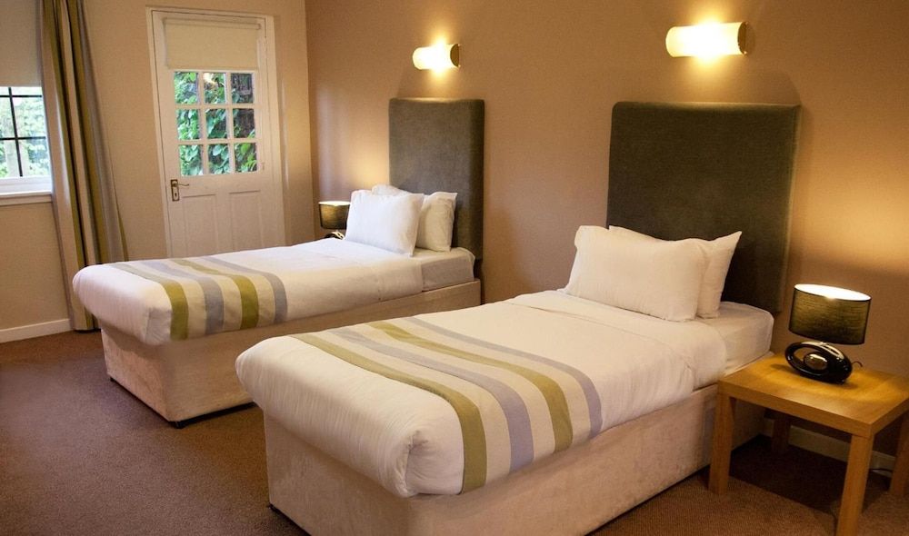Castlecary House Hotel Classic Twin Room, Courtyard Area 3