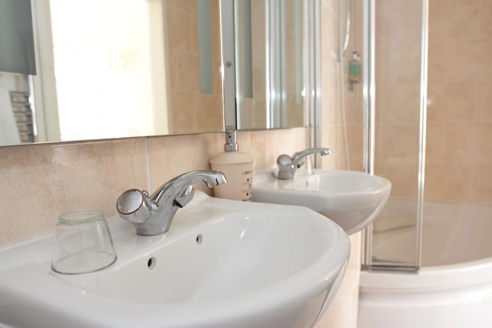 Bathroom sink