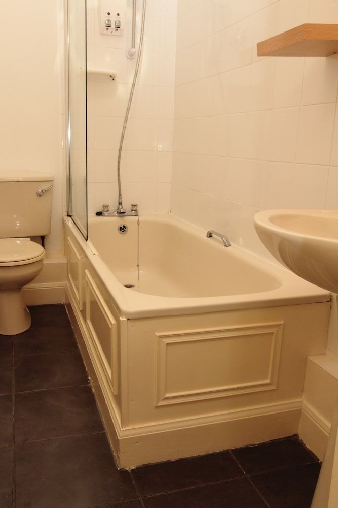 undefined Edinburgh Thistle Hotel 8