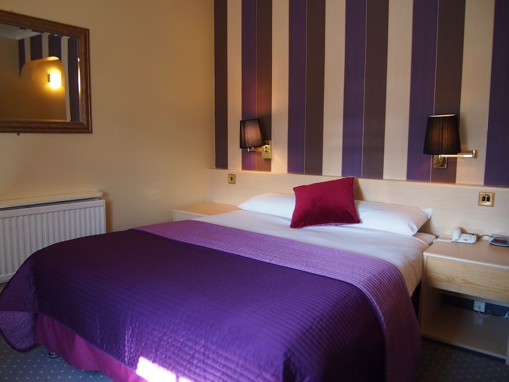 Edinburgh Thistle Hotel Double Room 7