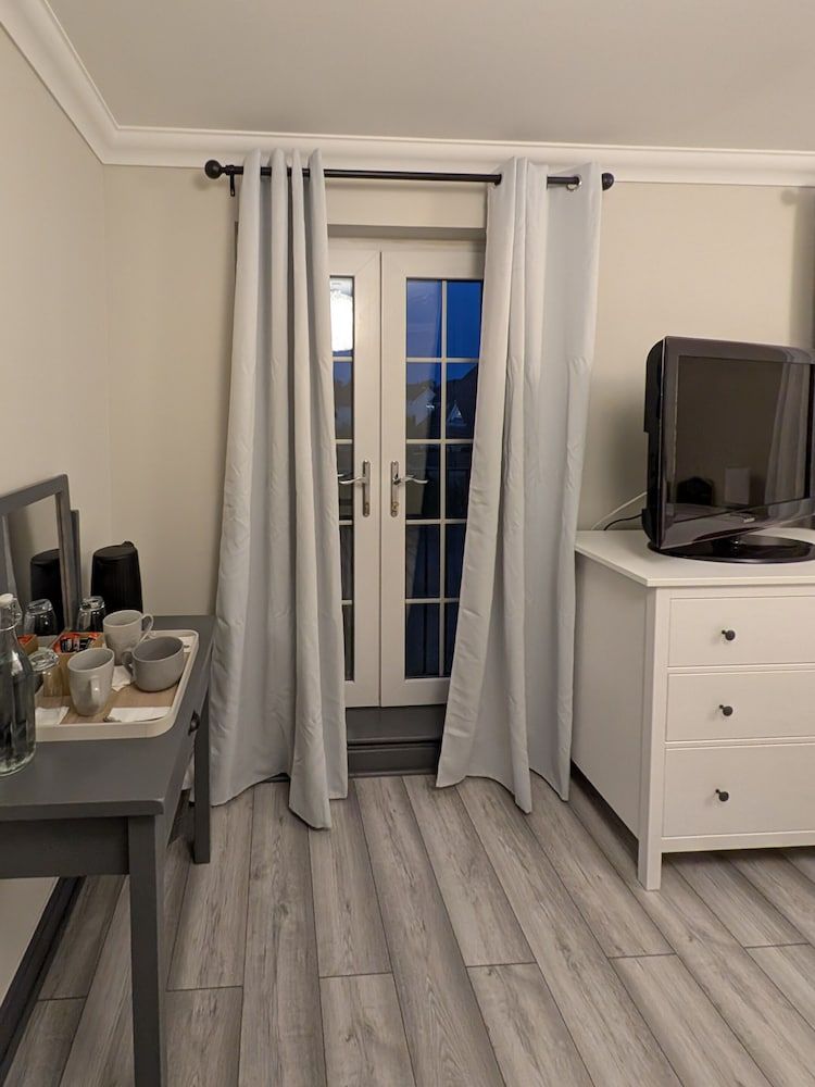 Woodgrove Holiday Homes, Inverness Standard Double Room, Shared Bathroom 13