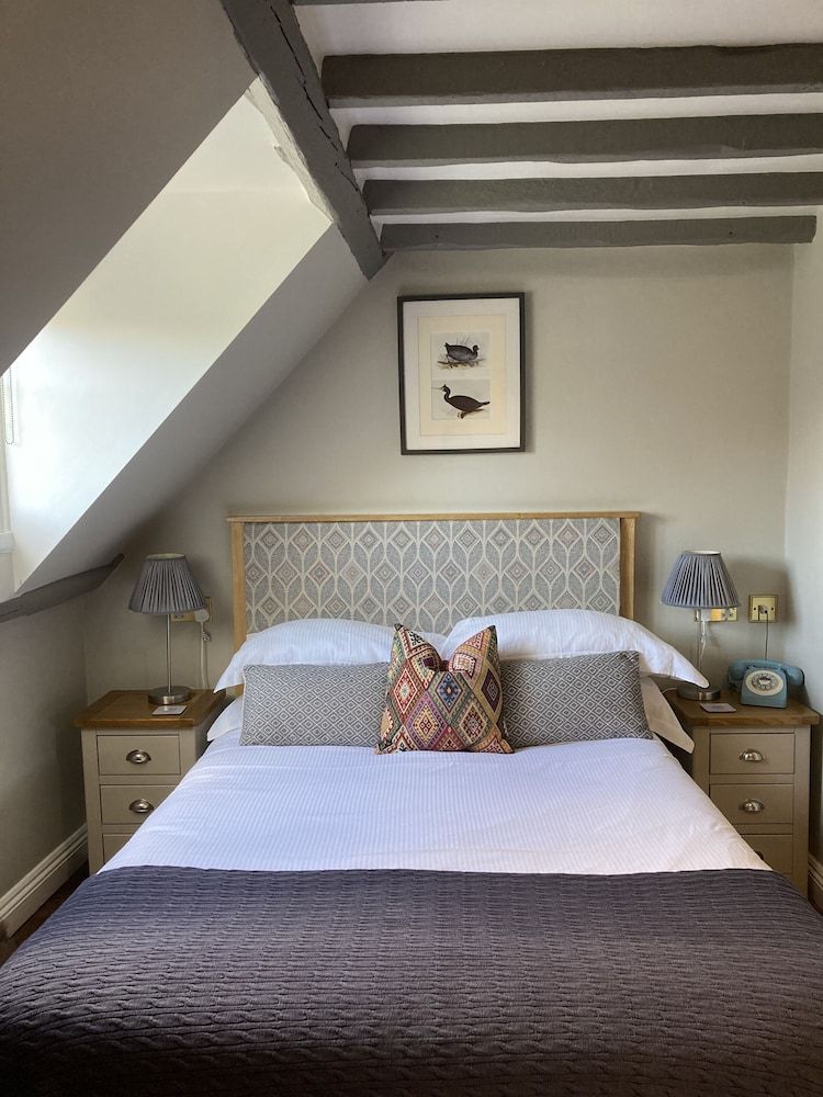 Bridge House Hotel Double Room, Ensuite (RM 3) 2