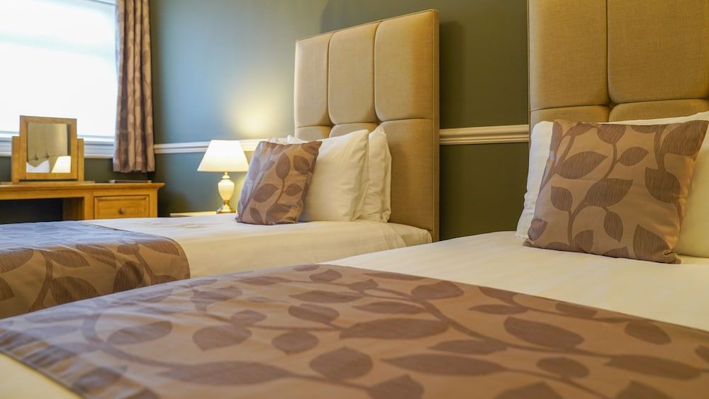 Old Hall Hotel Standard Twin Room, Ensuite 3