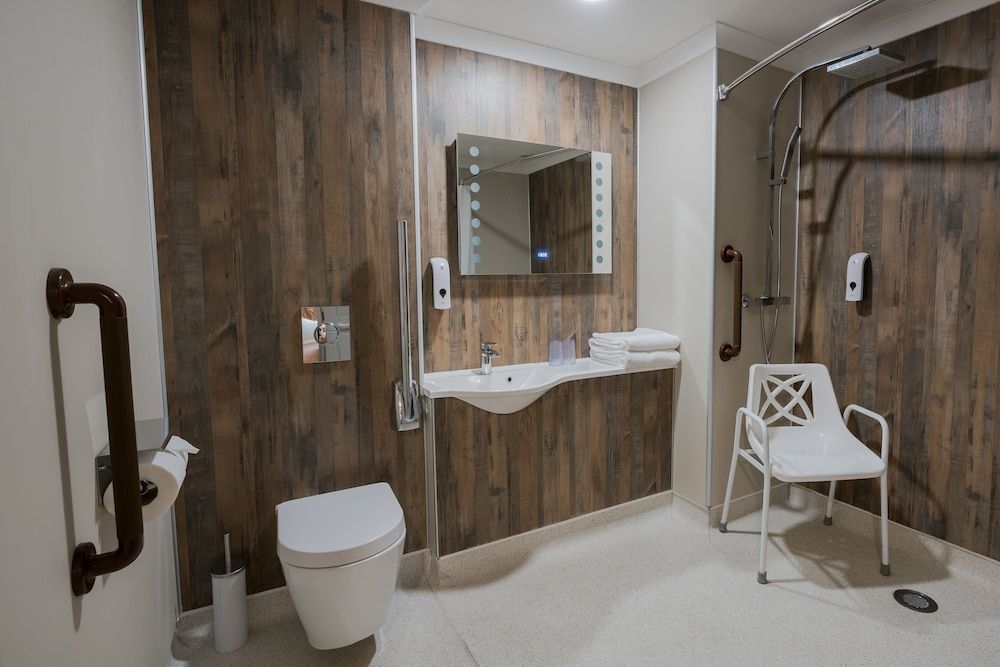 Old Hall Hotel Standard Twin Room, Ensuite 5