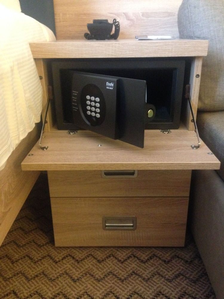 Hampton by Hilton Glasgow Central Room, 1 Queen Bed 6