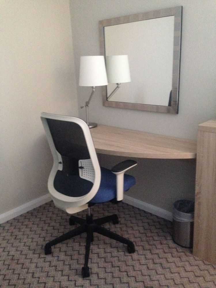 Hampton by Hilton Glasgow Central Room, 1 Queen Bed 4