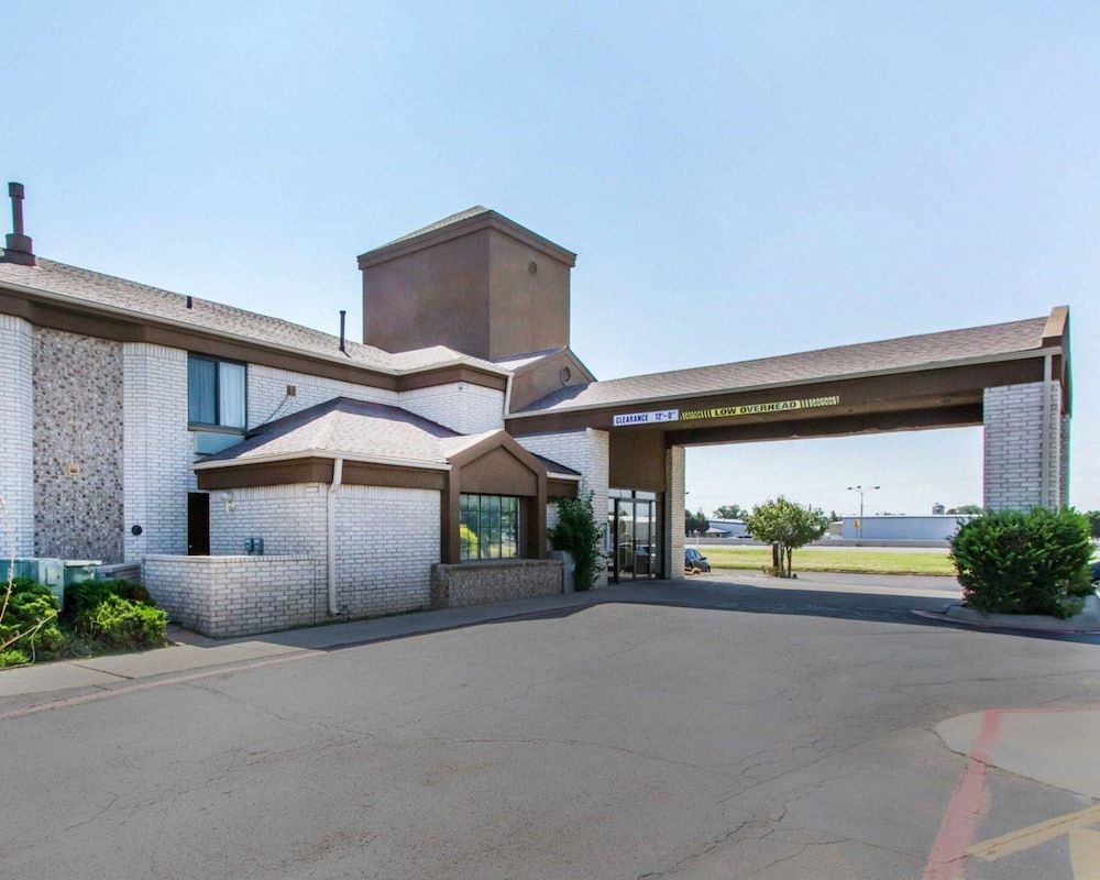 undefined Econo Lodge Amarillo East 4