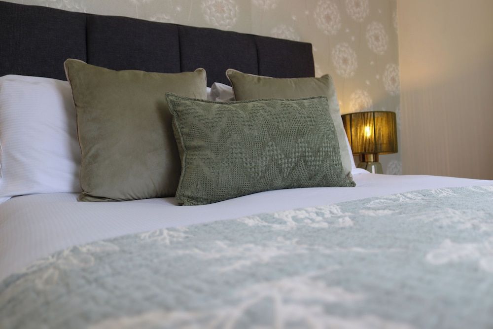 Orange Grove Hotel & Gardens Premium Pet Friendly Room 2