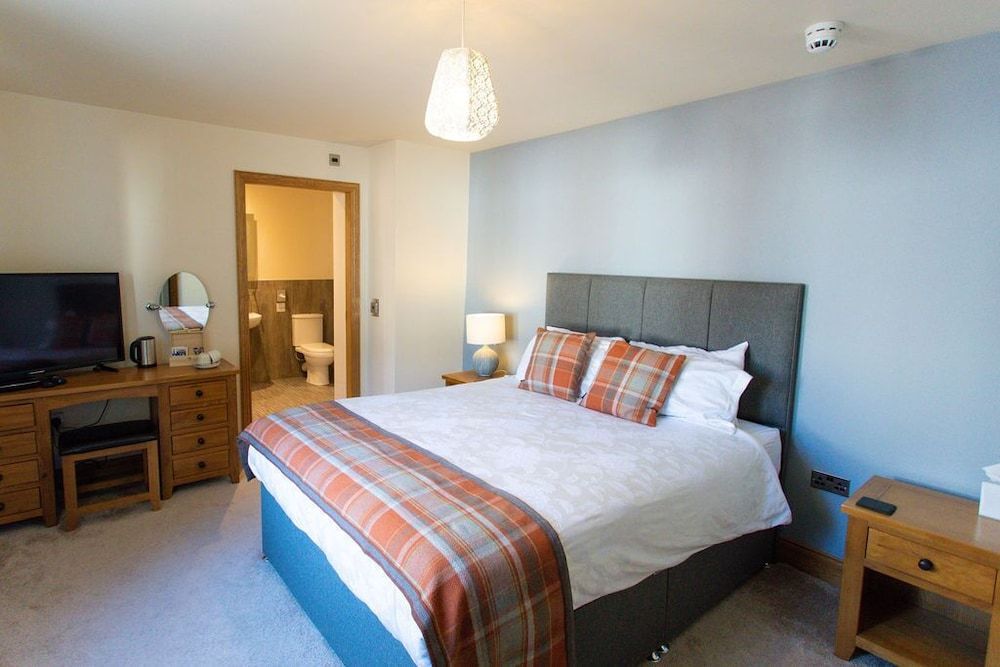 Double Room (4)