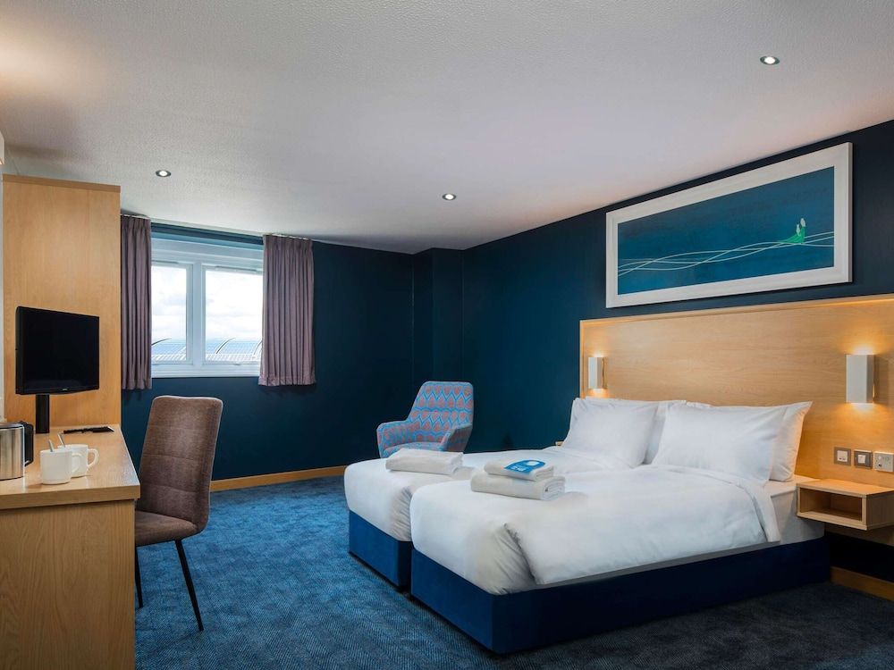 undefined Travelodge Bristol Central 8