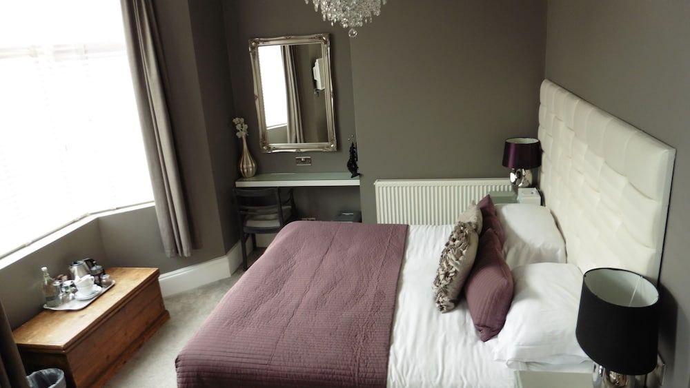 Brighton Inn Boutique Guest Accommodation Luxury Suite, Ensuite 5