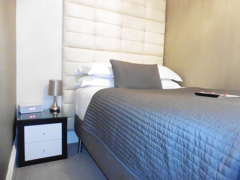 Brighton Inn Boutique Guest Accommodation Double Room, Ensuite (Small) 9