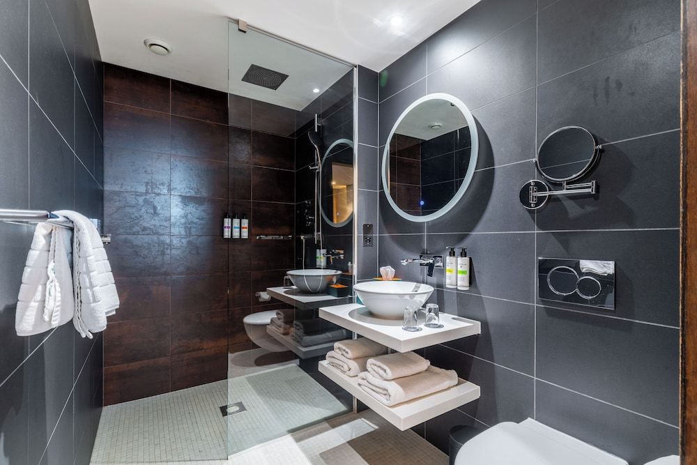 undefined Pullman Liverpool 8