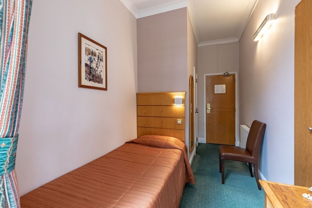 undefined Nayland Hotel