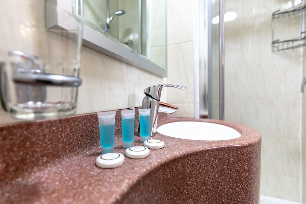 Nayland Hotel Classic Twin Room 5