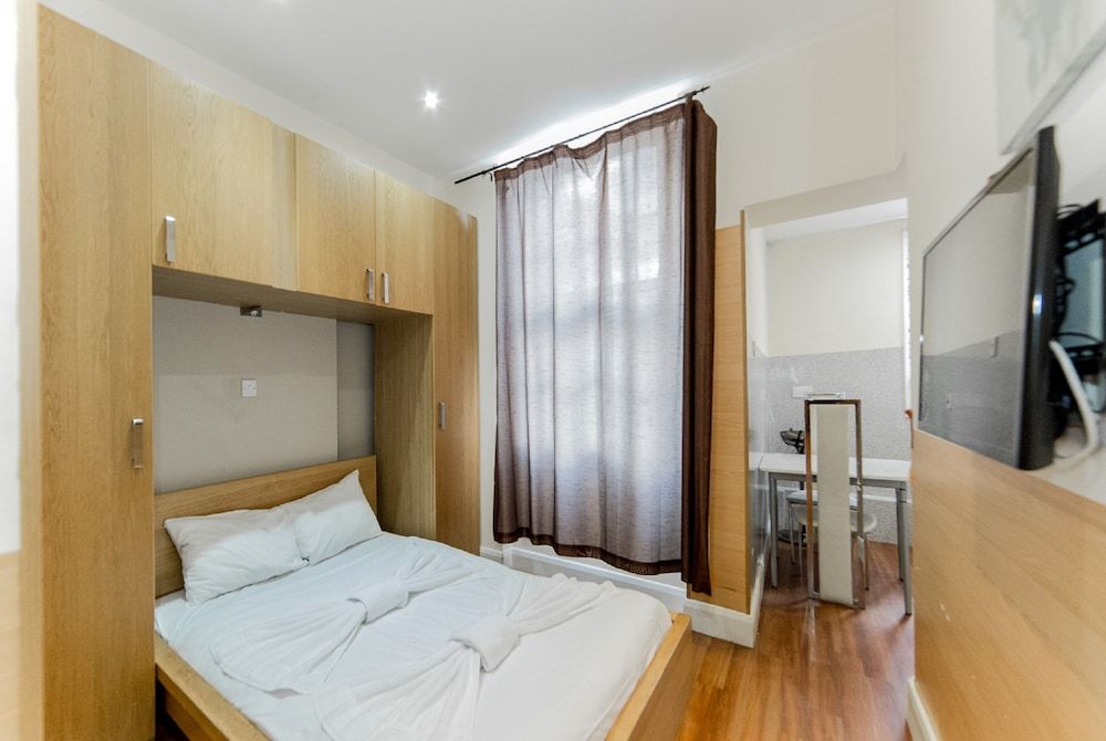 Imperial Court Studios Standard Studio, Kitchen