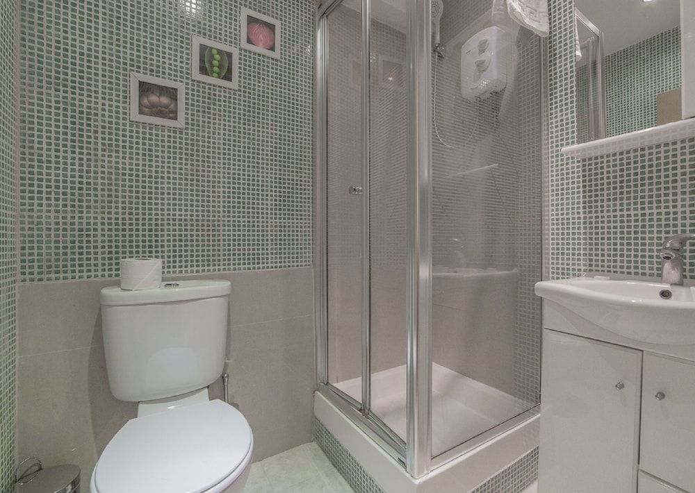 Imperial Court Studios Standard Studio, Kitchen 11