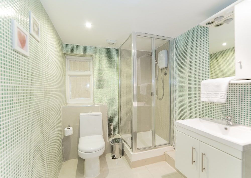 Imperial Court Studios Standard Studio, Kitchen 9