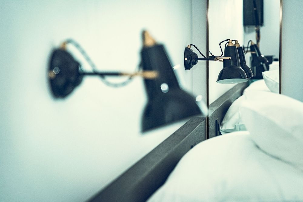 Hotel Bernina Geneva Deluxe Twin Room 10