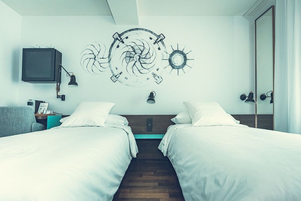 Hotel Bernina Geneva Deluxe Twin Room 5