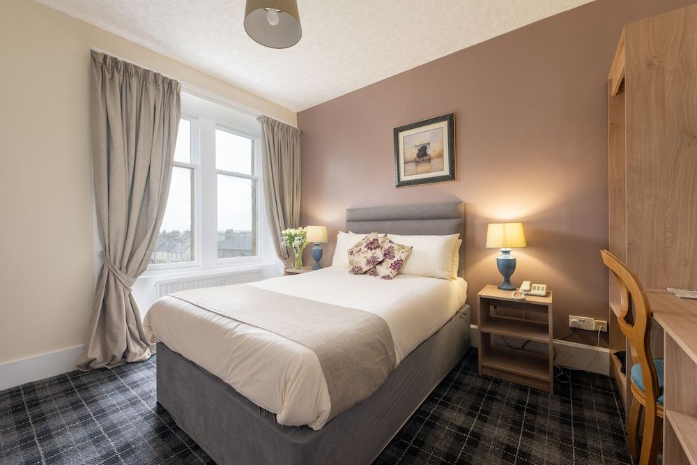 Pentland Classic Double Room Single Use 6