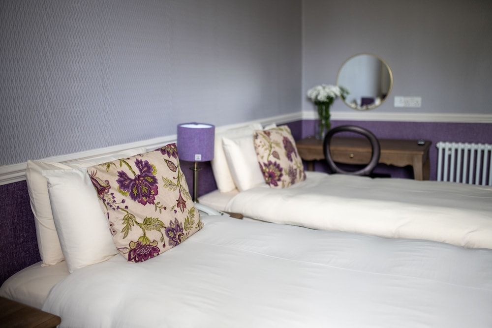 Pentland Executive Double or Twin Room (Garden Wing) 3