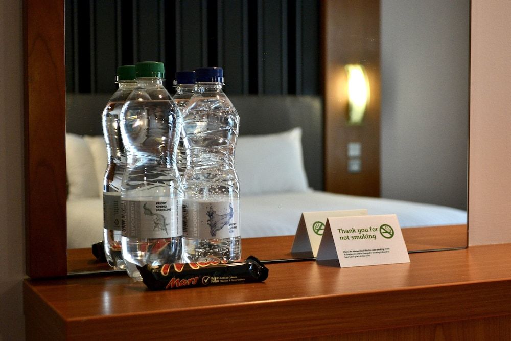 Holiday Inn Manchester-Central Park by IHG Premium Room, 1 Double Bed 5