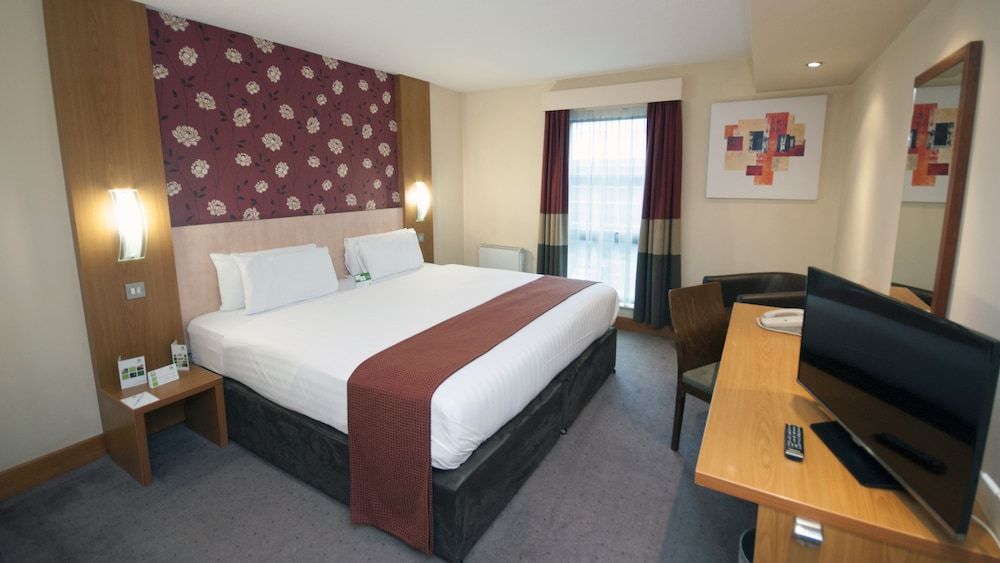 undefined Holiday Inn Manchester-Central Park by IHG 2