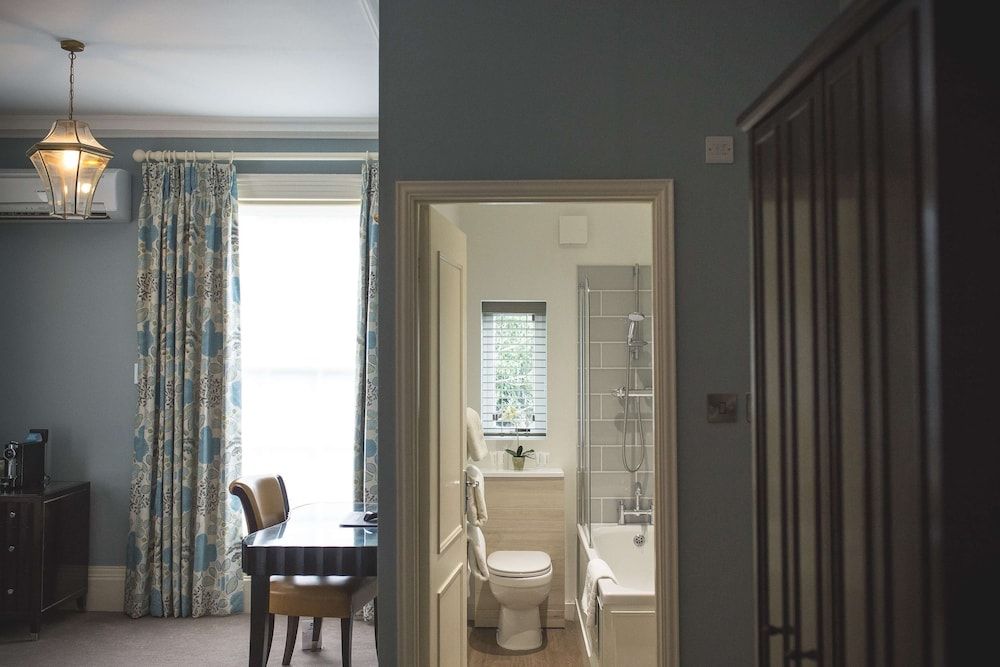 George Hotel, BW Signature Collection Deluxe Room, 1 Double Bed, Non Smoking 7