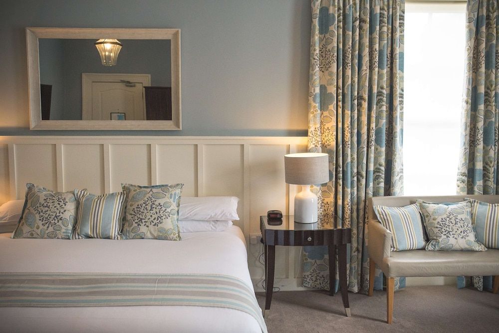 George Hotel, BW Signature Collection Deluxe Room, 1 Double Bed, Non Smoking 3