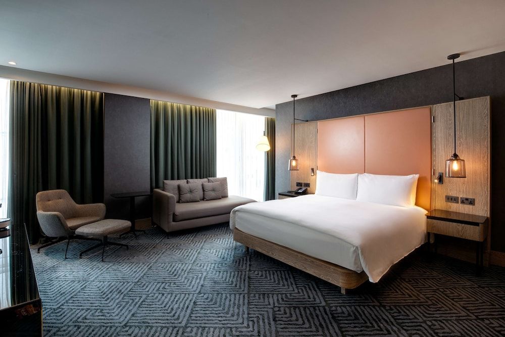 undefined Hilton London Bankside 5