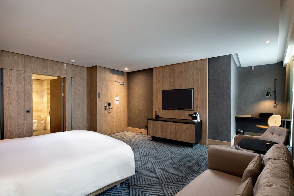 undefined Hilton London Bankside 8