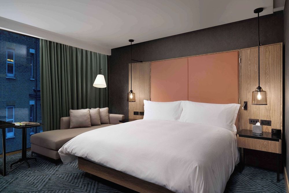 undefined Hilton London Bankside 10