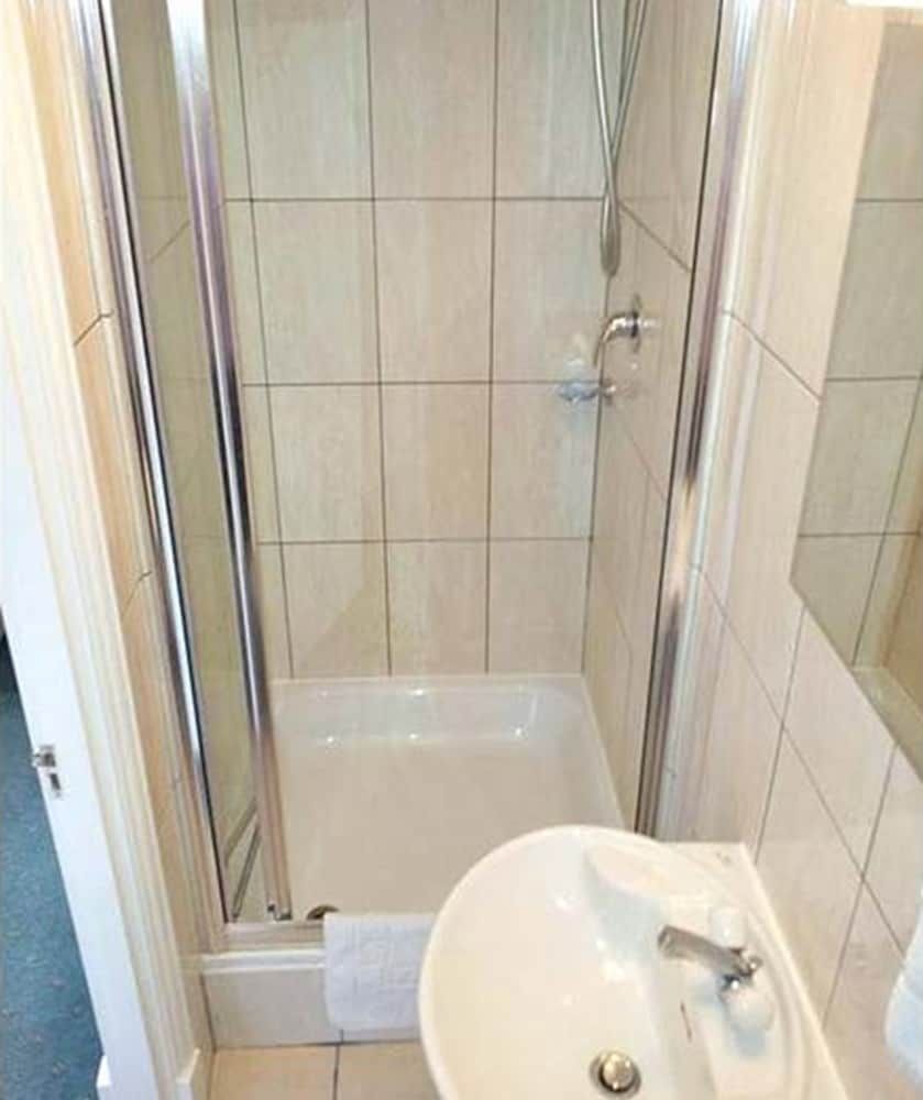 West Cromwell Hotel Quad Room 4