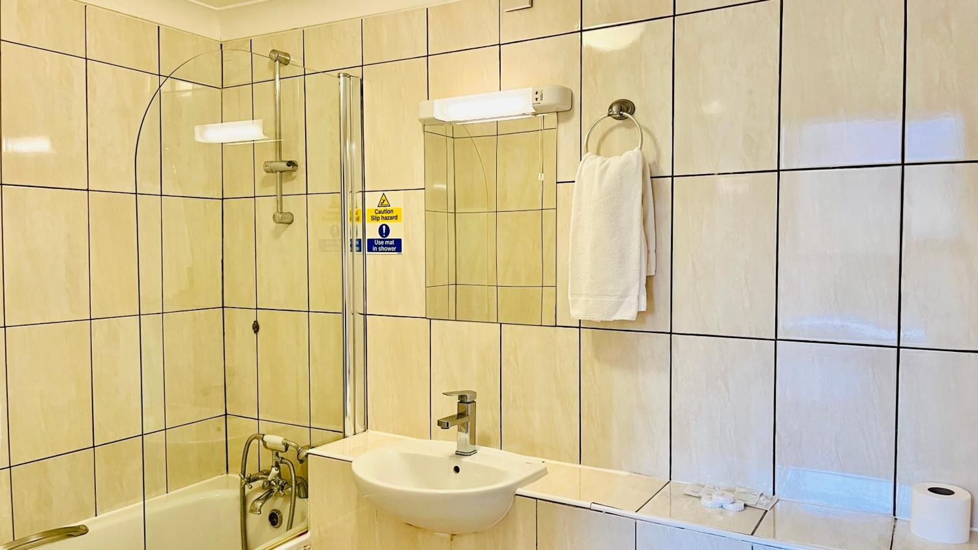 undefined West Cromwell Hotel 4