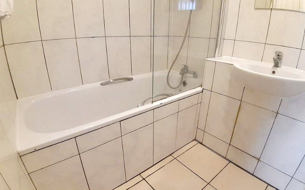 West Cromwell Hotel Quad Room 6