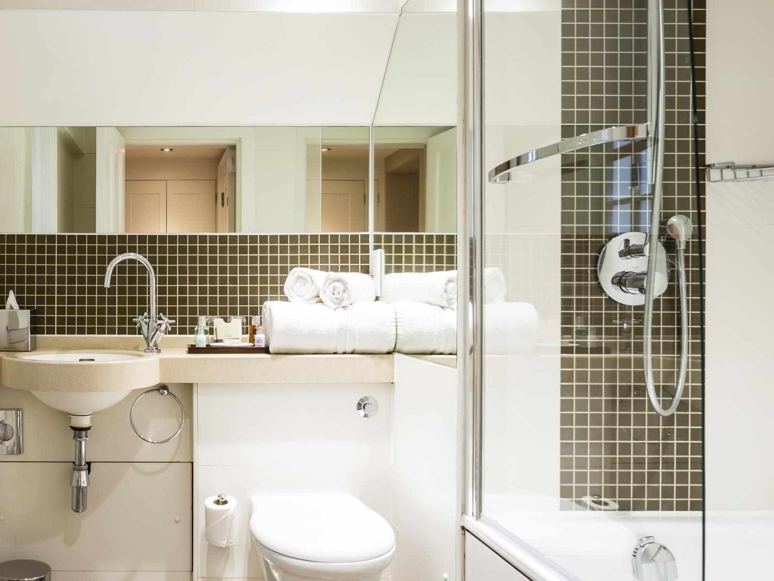 Montagu Place Hotel Comfy Standard Double Bedroom 3