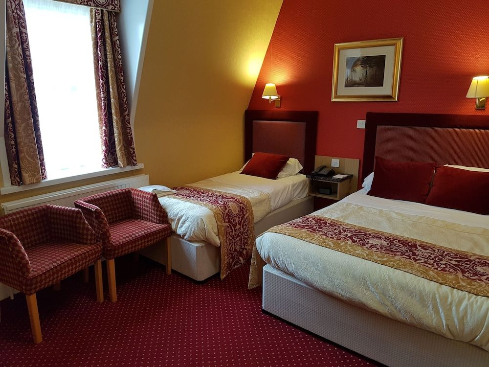Shap Wells Hotel Traditional Triple Room, 1 Bedroom, Garden View 4