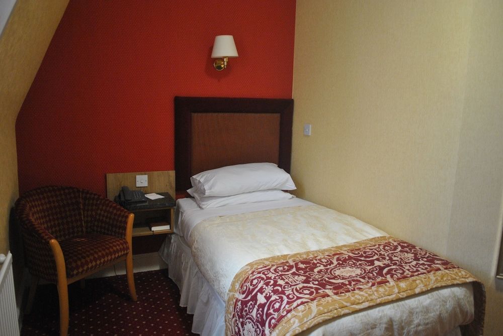 Shap Wells Hotel Basic Single Room 3