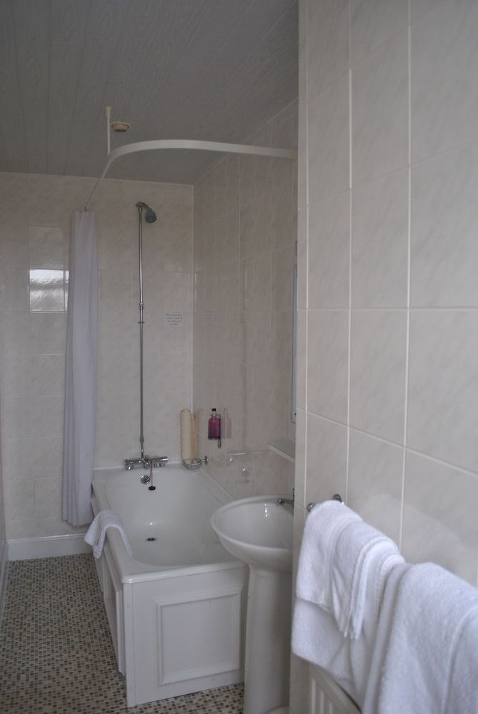 Shap Wells Hotel Traditional Triple Room, 1 Bedroom, Garden View 8