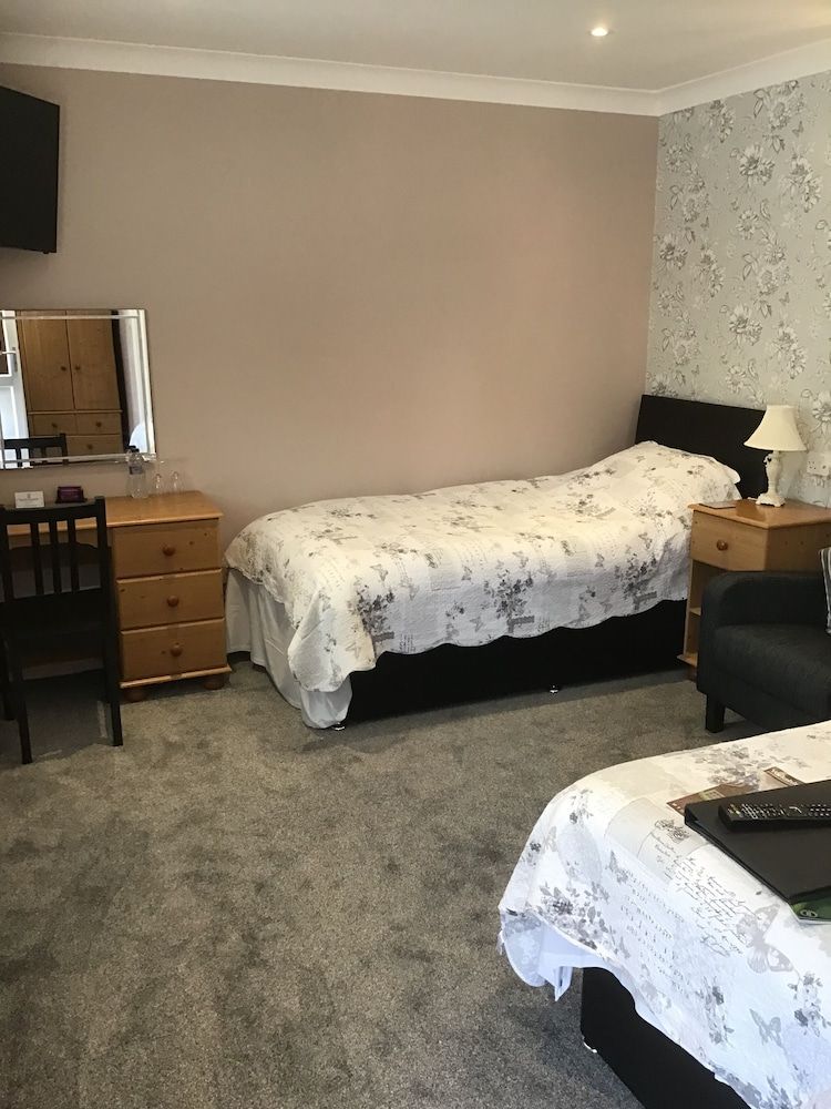 Standard Twin Room (Room 2 - Room Only)