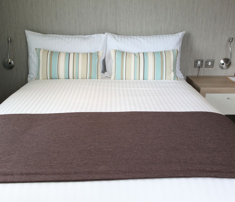 County Arms Double Room 3