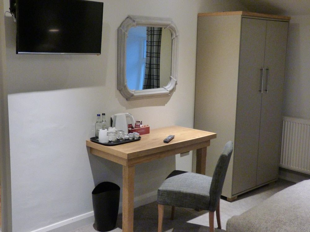 The Fenwick Steak & Seafood Pub Standard Double Room 6