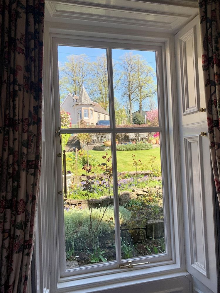 Leven House Triple Room, Ensuite (Family) 2