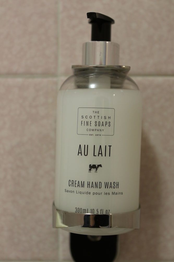 Leven House Triple Room, Ensuite (Family) 4