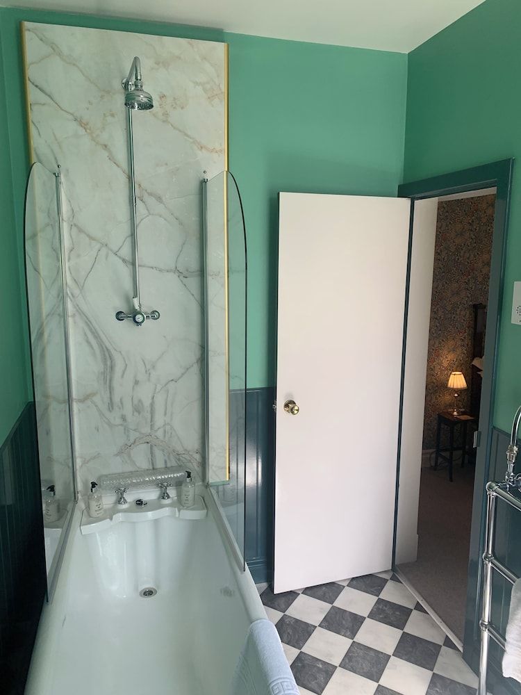 Leven House Superior Double Room 3